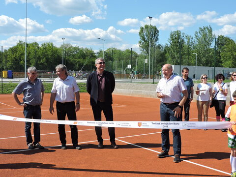 Slavnostní otevření sportovního areálu s atletickým oválem v Rousínově